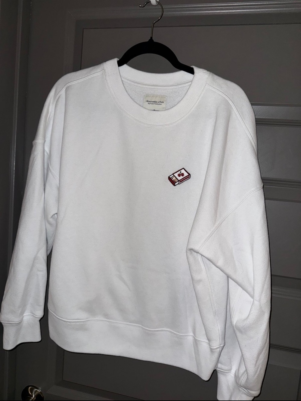 Abercrombie embroidered crewneck